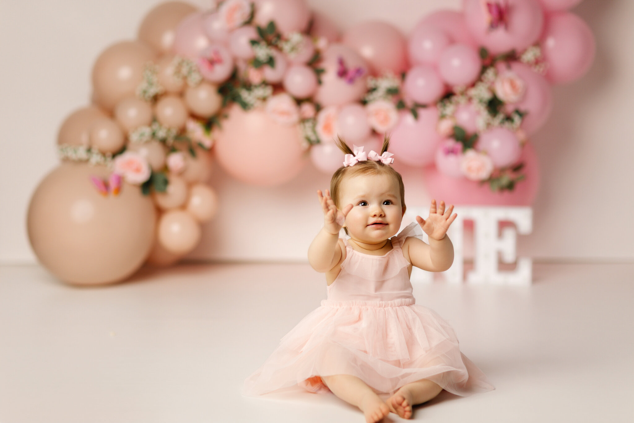 milestone baby photographer, best NW Arkansas cake smash photographer, baby milestone session, baby photographer near me NWA