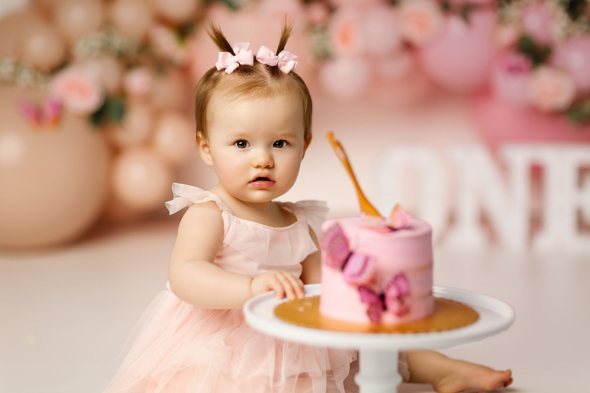 best NW Arkansas cake smash photographer, baby milestone session, baby photographer near me NWA