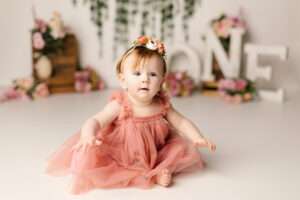 cake smash photography Pea Ridge, Cave Springs 1st birthday photoshoot, best Fayetteville AR vavy photographer