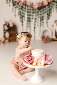 cake smash photography Pea Ridge, Cave Springs 1st birthday photoshoot, best Fayetteville AR vavy photographer
