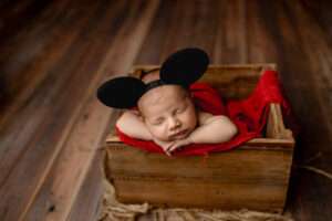 best Bentonville newborn photographer, baby portraits