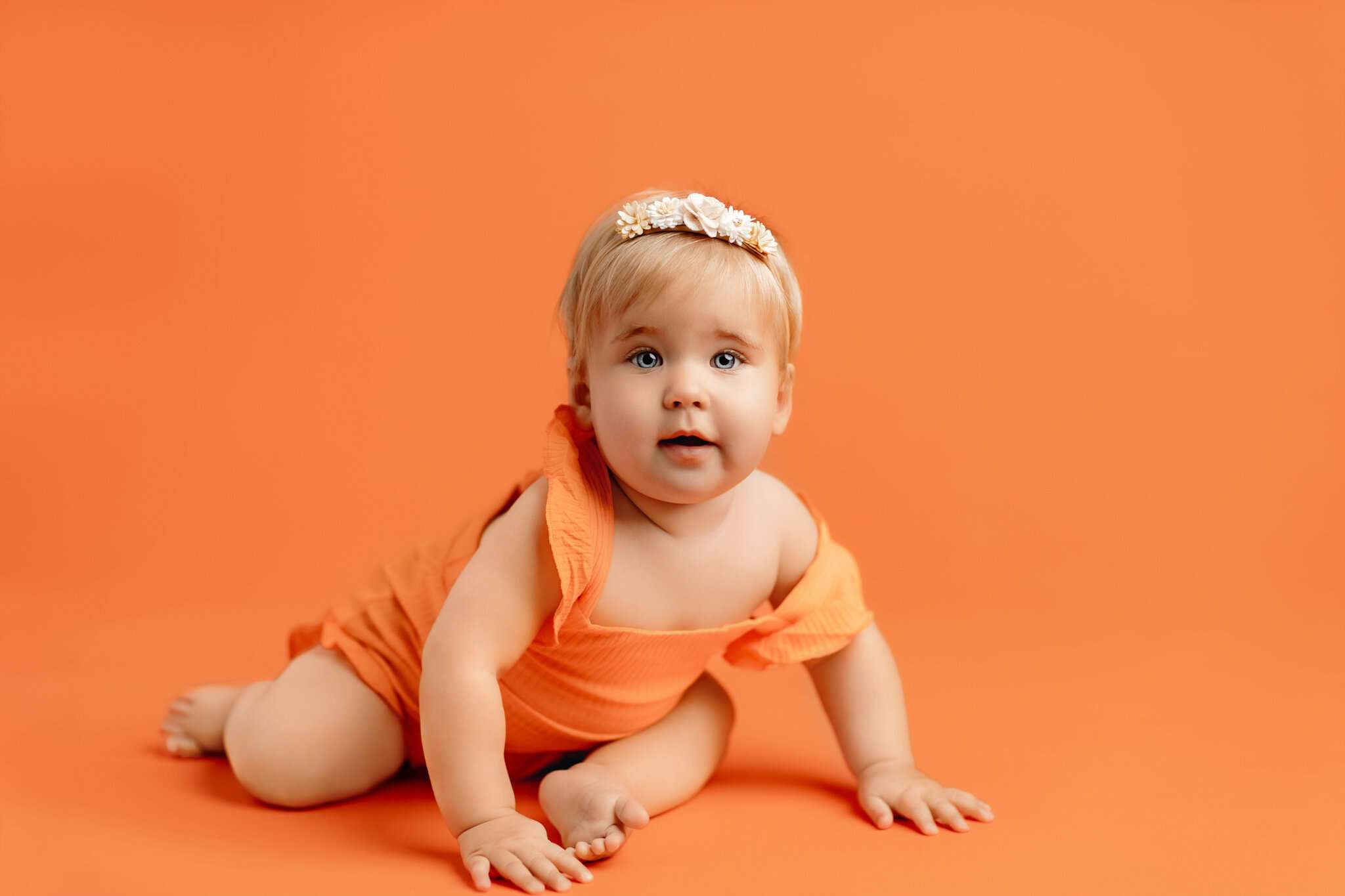 NW Arkansas baby photographer, baby milestone portraits Bentonville AR. Northwest Arkansas family photography