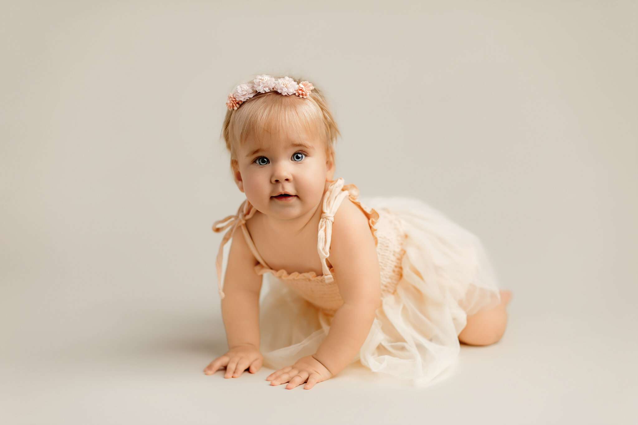 NW Arkansas baby photographer, baby milestone portraits Bentonville AR. Northwest Arkansas family photography