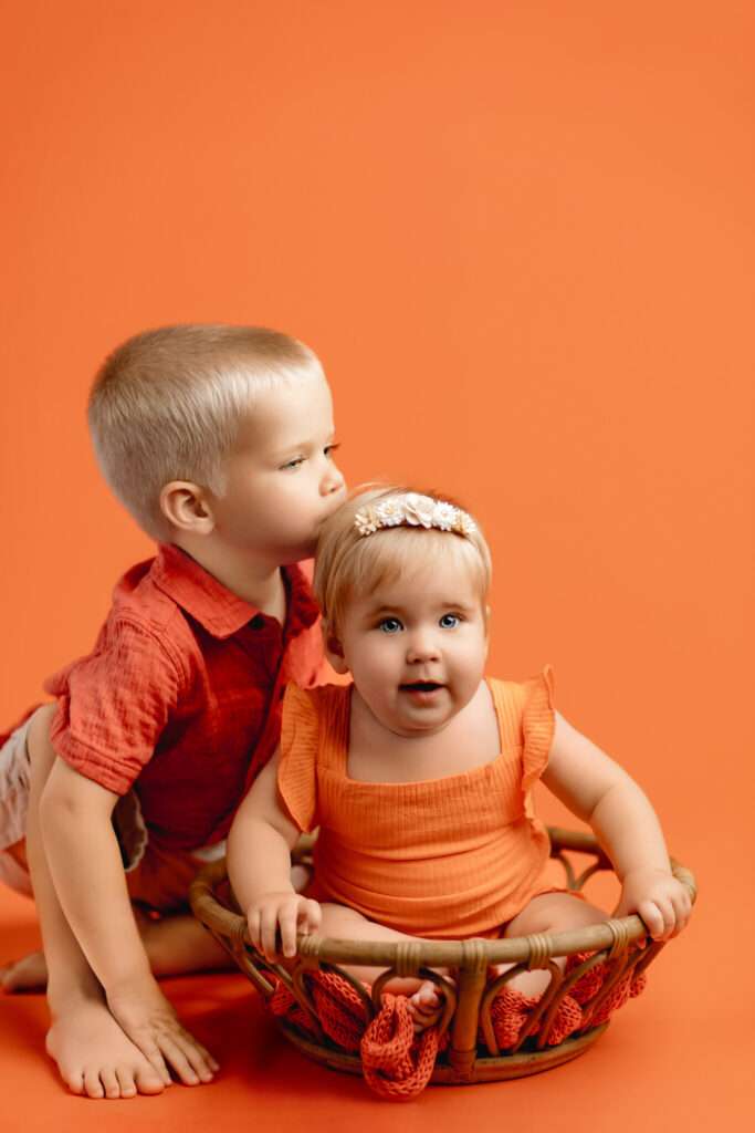 NW Arkansas baby photographer, baby milestone portraits Bentonville AR. Northwest Arkansas family photography