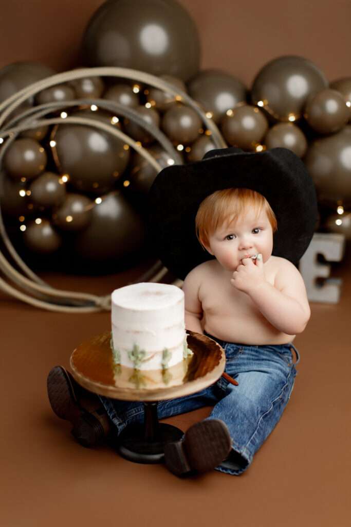 one year milestone session, NWA cake smash photographer, best baby photographer Cave Springs