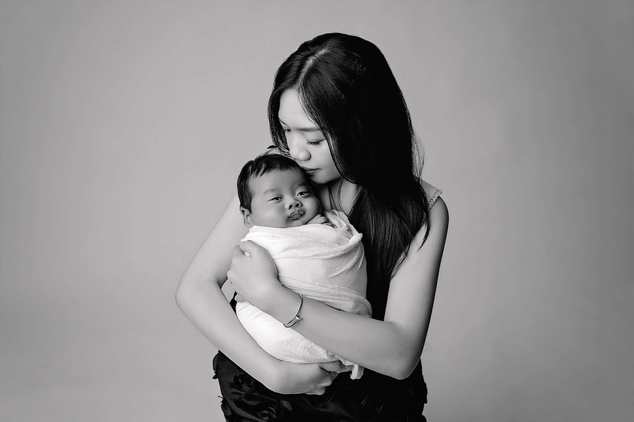 NWA newborn photography, best NWA newborn portrait studio