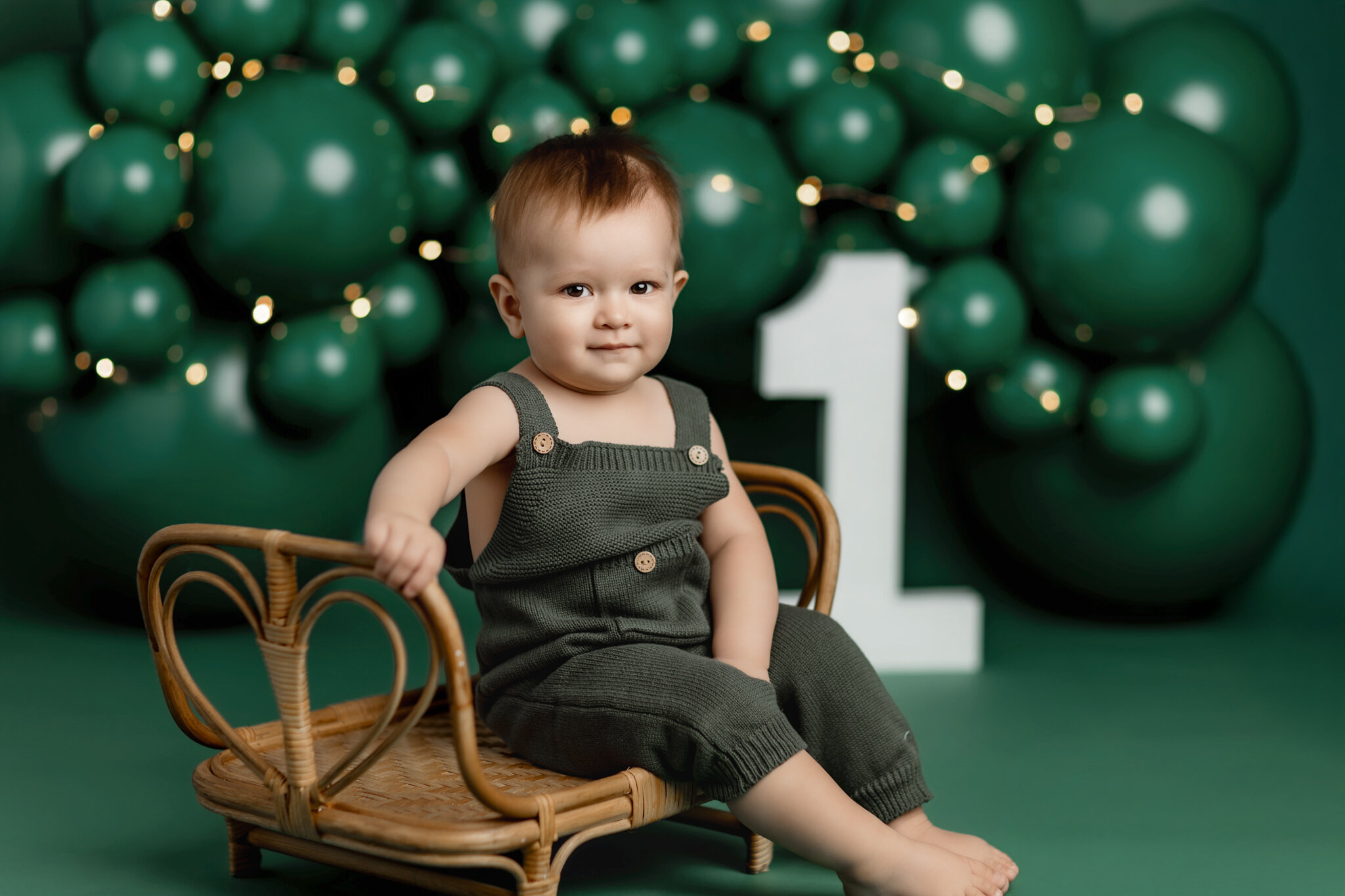 One Year Milestone Session, cake smash photography Cave Springs, baby photographer near me