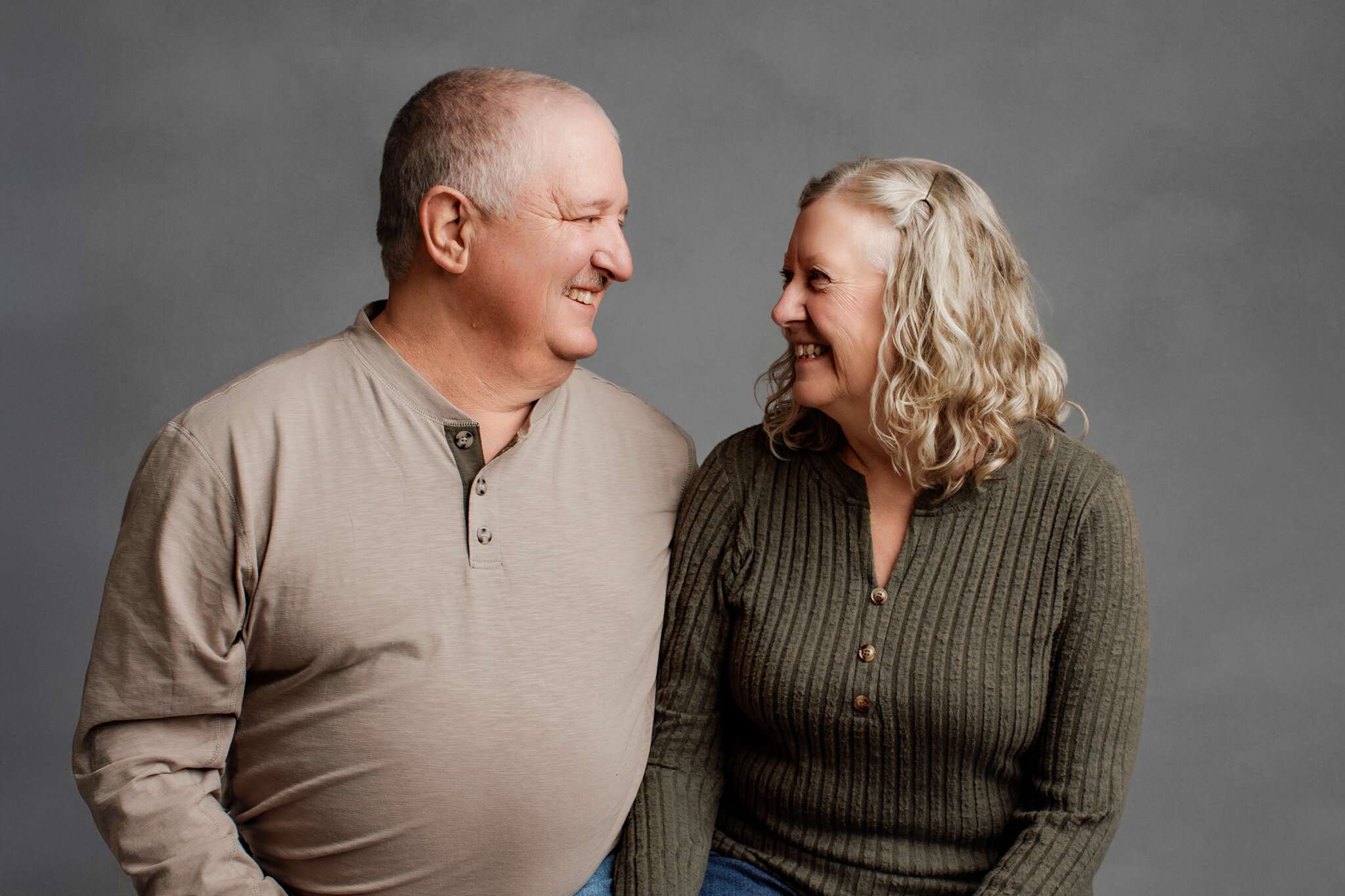 NWA studio family portrait session, family pictures near me Cave Springs, family photographer NW Arkansas